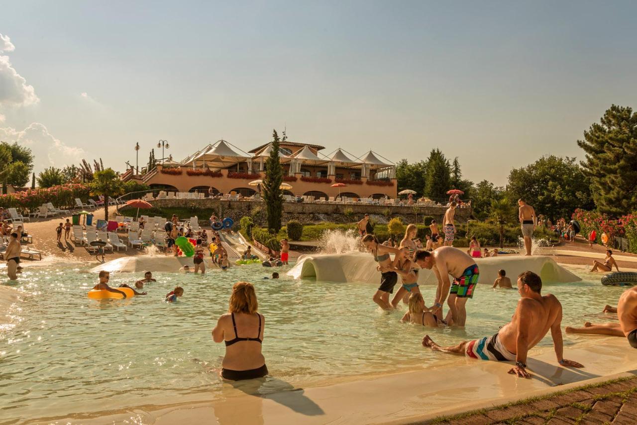 Villa Norcenni Aparthotel フィリーネ・ヴァルダルノ エクステリア 写真