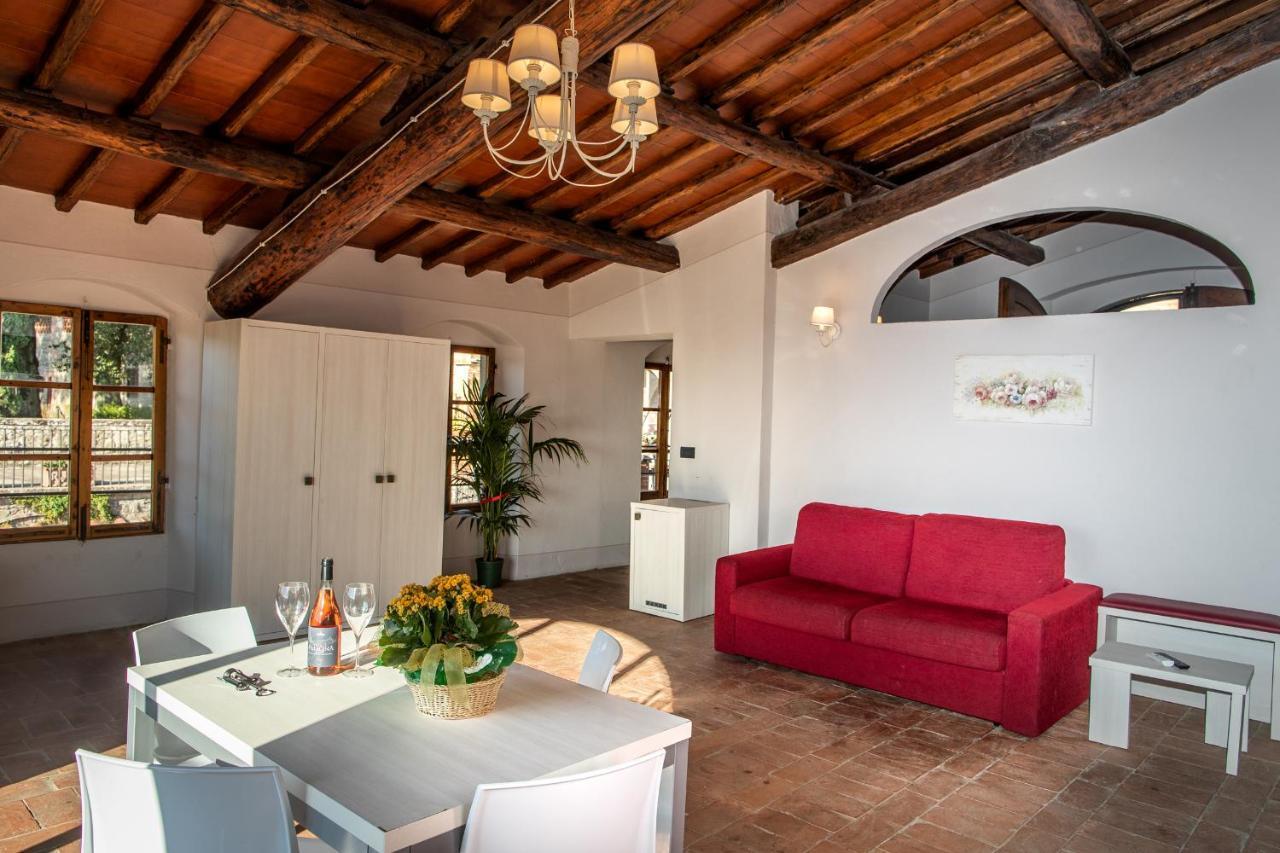 Villa Norcenni Aparthotel フィリーネ・ヴァルダルノ エクステリア 写真