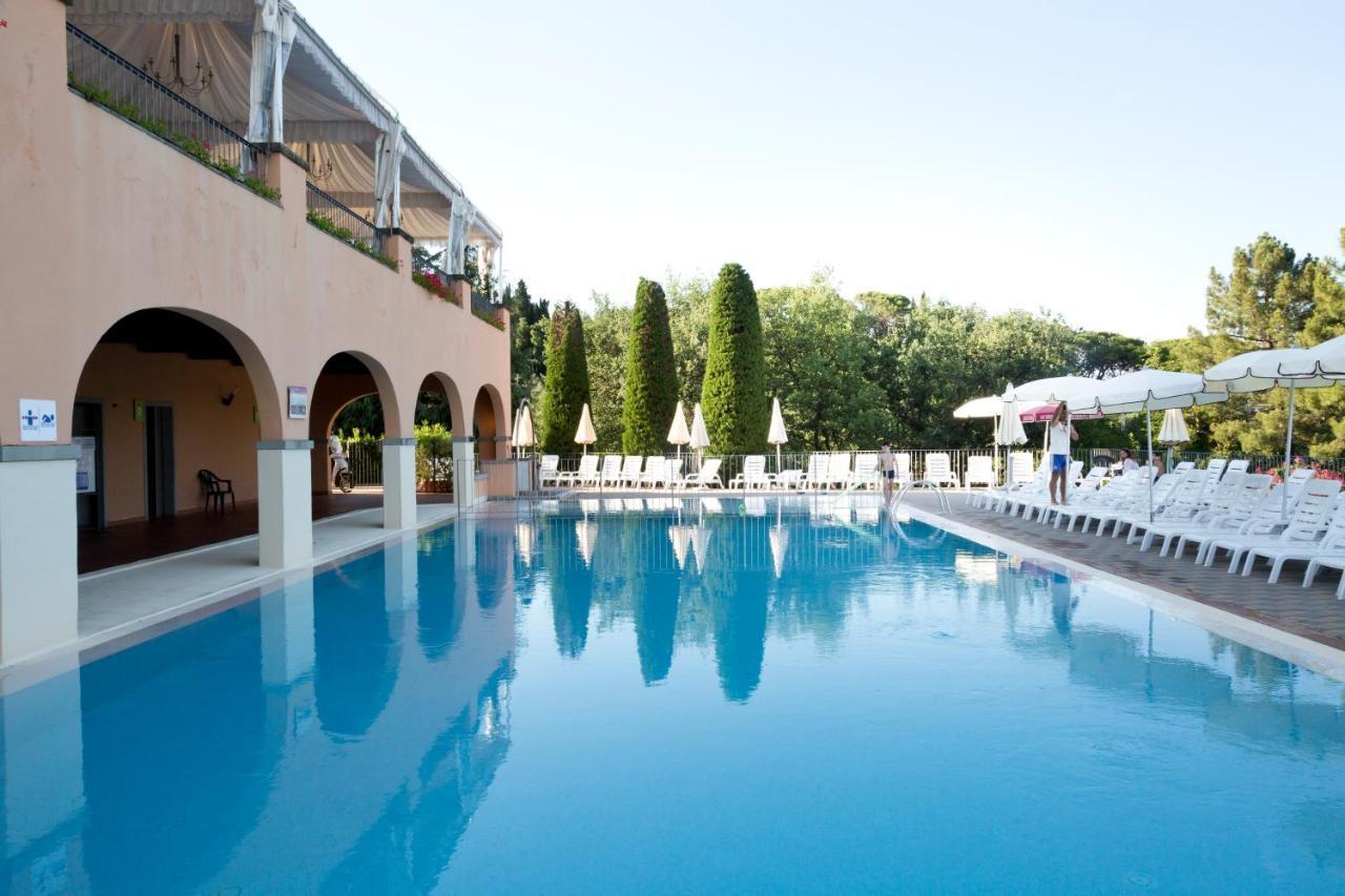 Villa Norcenni Aparthotel フィリーネ・ヴァルダルノ エクステリア 写真