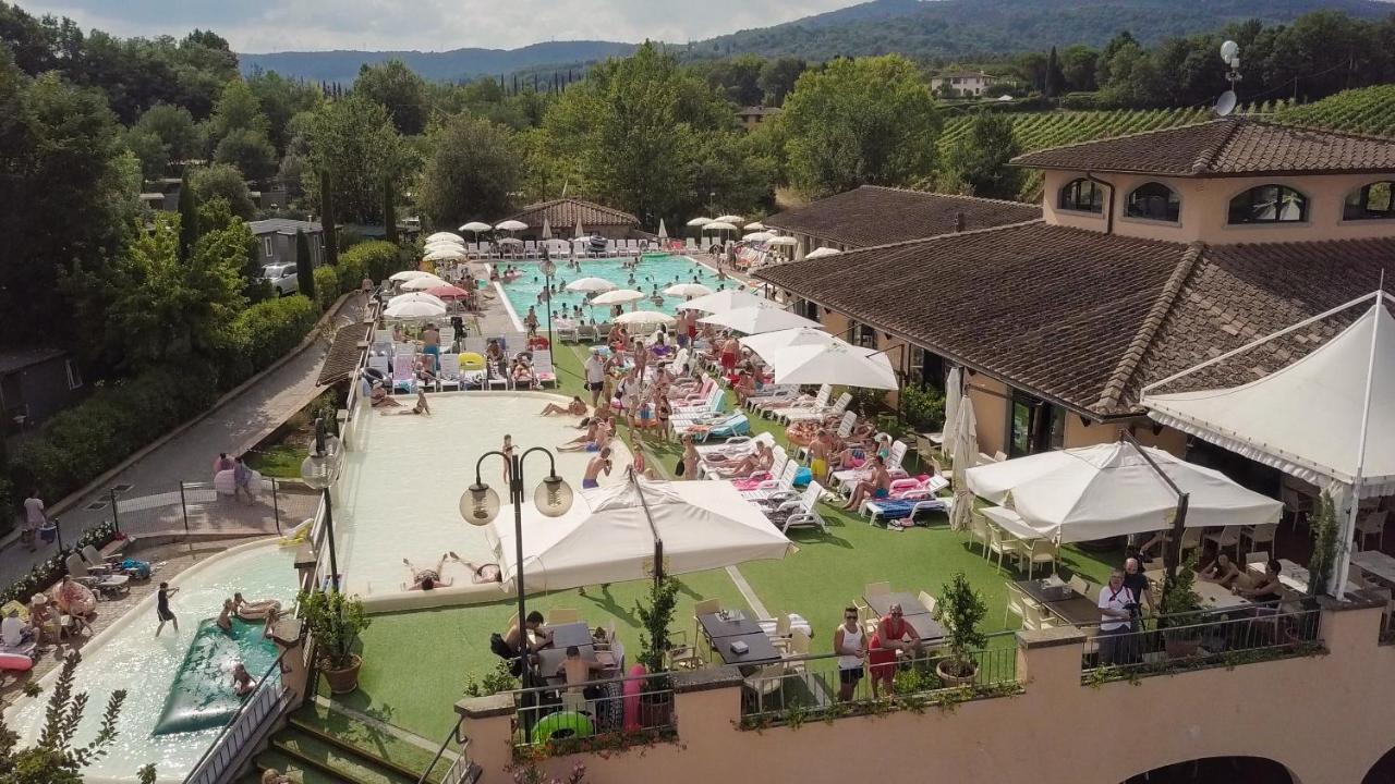 Villa Norcenni Aparthotel フィリーネ・ヴァルダルノ エクステリア 写真